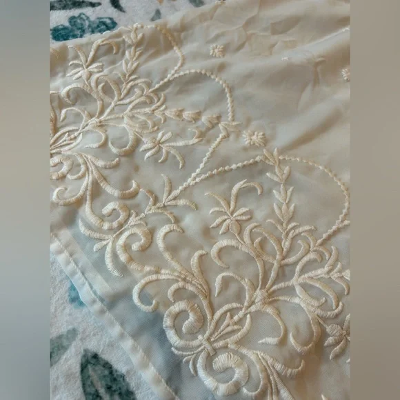 Vintage Old Navy Cream Floral Embroidered Tank Blouse - Picture 8 of 10